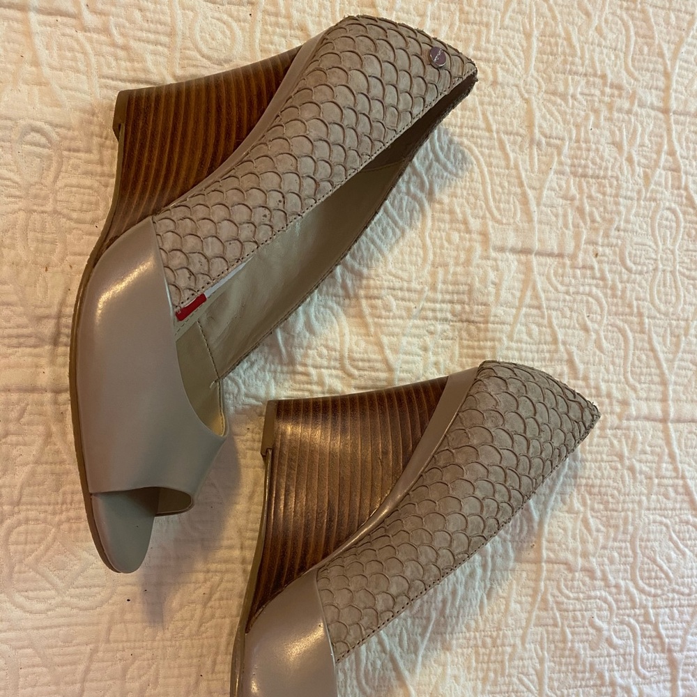 Calvin Klein Open Toe Wedges NWT